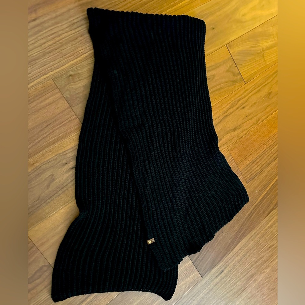 Black Knit Scarf